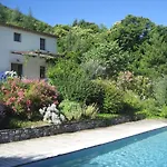 Villa Stylish With Large Pool And Stunning Views