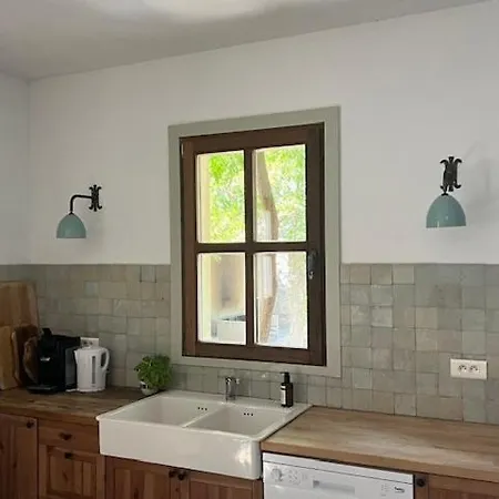 Stylish With Large Pool And Stunning Views Villa *