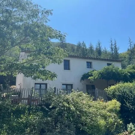 Stylish With Large Pool And Stunning Views *