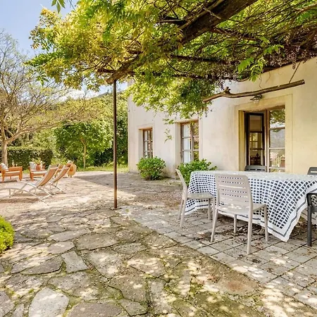 Villa Stylish With Large Pool And Stunning Views