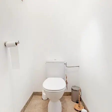 Stylish With Large Pool And Stunning Views 빌라