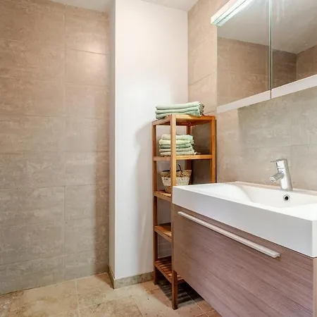 빌라 Stylish With Large Pool And Stunning Views 오라르그