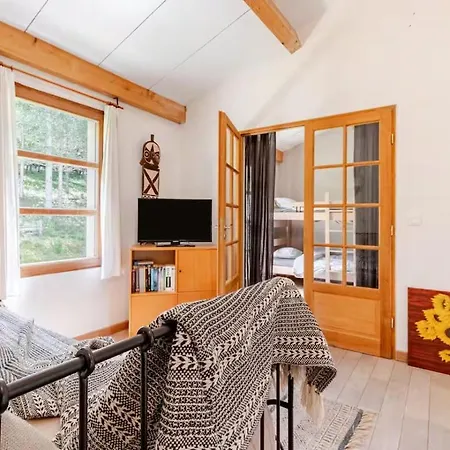 Stylish With Large Pool And Stunning Views * 오라르그