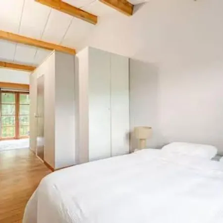 Stylish With Large Pool And Stunning Views 빌라 오라르그