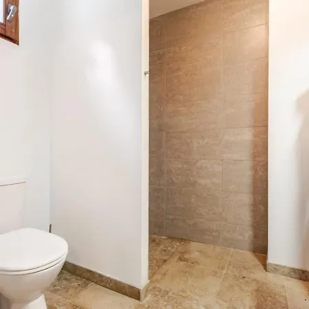 Stylish With Large Pool And Stunning Views Villa *