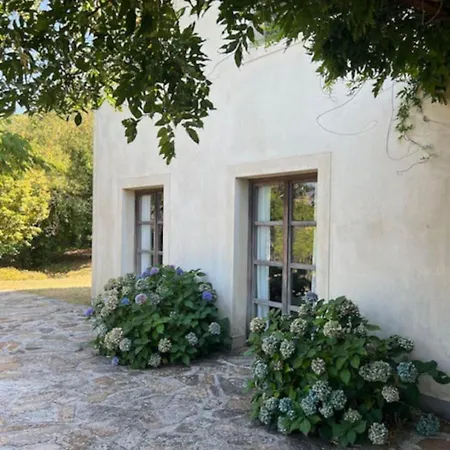 Villa Stylish With Large Pool And Stunning Views Olargues