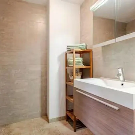 Stylish With Large Pool And Stunning Views ヴィラ