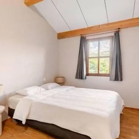 Villa Stylish With Large Pool And Stunning Views