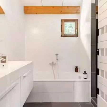 ヴィラ Stylish With Large Pool And Stunning Views *