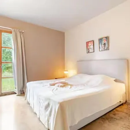 Villa Stylish With Large Pool And Stunning Views Olargues